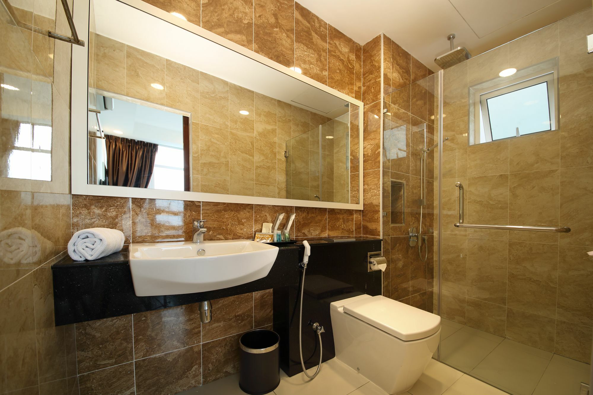 Jb Paragon Serviced Aparthotel